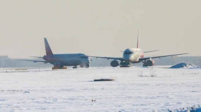 Göyərtəsində 335 sərnişinin olduğu təyyarə texniki nasazlıqla üzləşdi