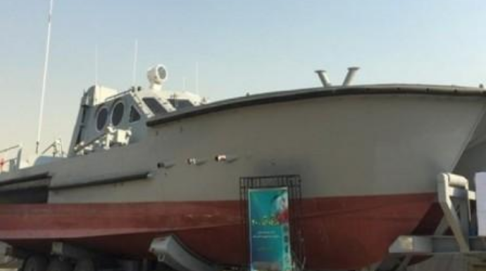 İran Fars körfəzində 2 qayığı ələ keçirdi