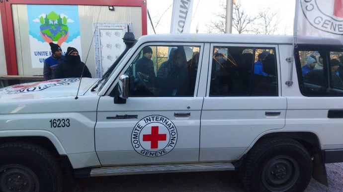 BQXK-nın daha 3 maşını Xankəndidən Laçın istiqamətinə keçdilər 