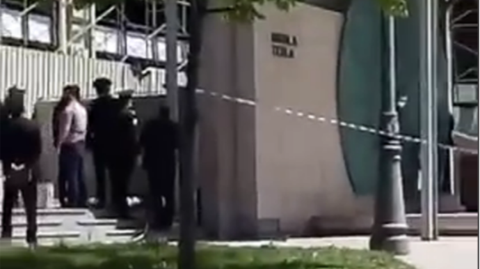 Özünü Teslanın heykəlindən asaraq intihar etdi - Rəsmi açıqlama 