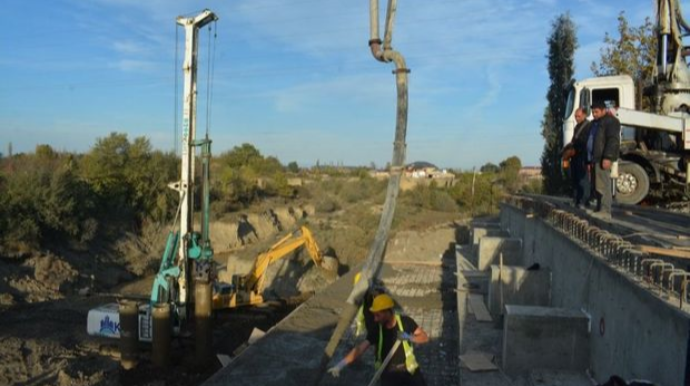 Xaçmazda Qudyalçay üzərindəki yeni körpü nə vaxt istifadəyə veriləcək? - VİDEO - FOTO