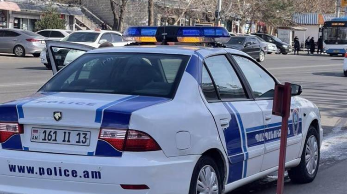 Ermənistan polisi İran maşınlarına keçir