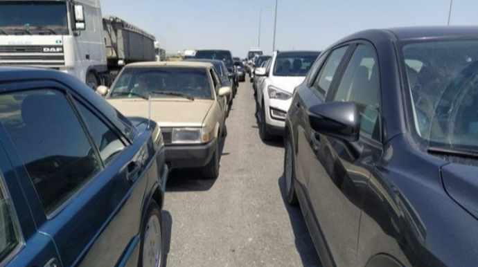 Дорожная полиция: На постах в Баку развернули обратно сотни автомобилей 