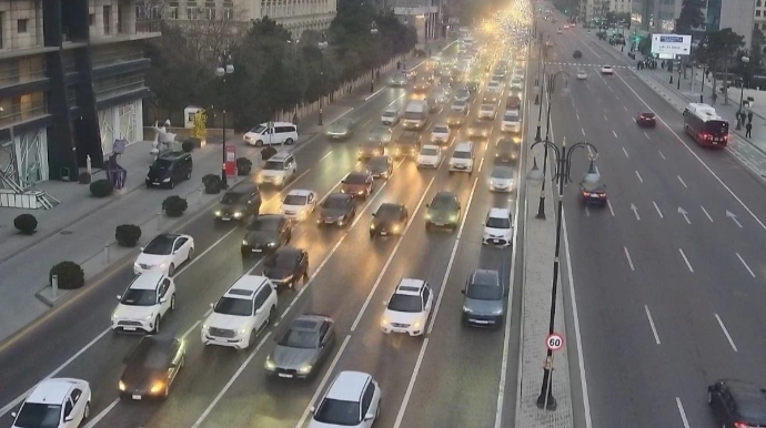 На каких улицах Баку 7 февраля наблюдаются транспортные заторы? - ФОТО