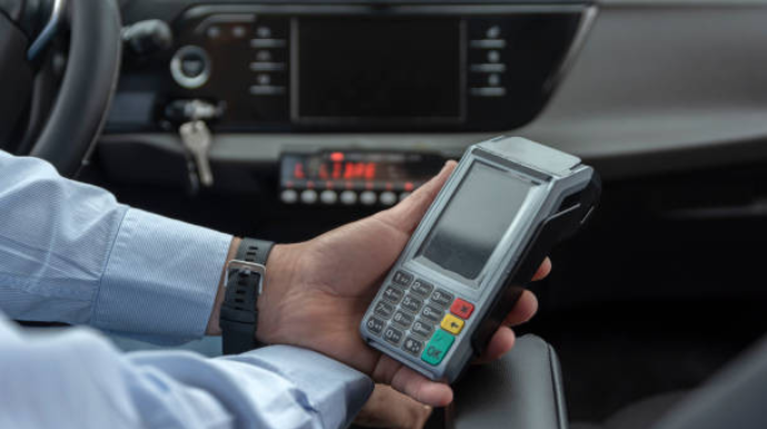 Taksilərdə nəyə görə post-terminallar quraşdırılmır? – Qanun var, icra yoxdur