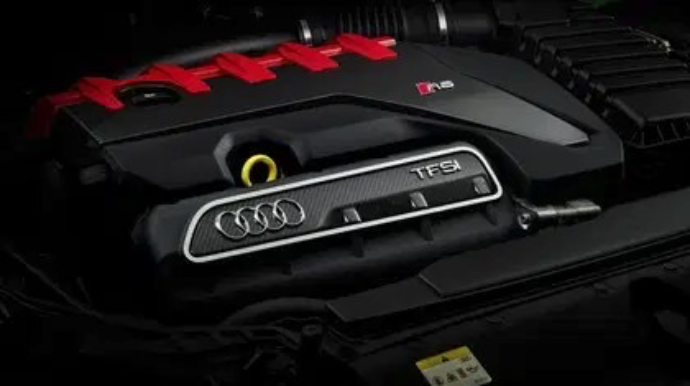 "Audi" beşsilindrli mühərriklə vidalaşır 