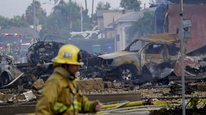 ABŞ-da təyyarə məktəbli düşərgəsinə çırpıldı: ölən və yaralananlar var - VİDEO 