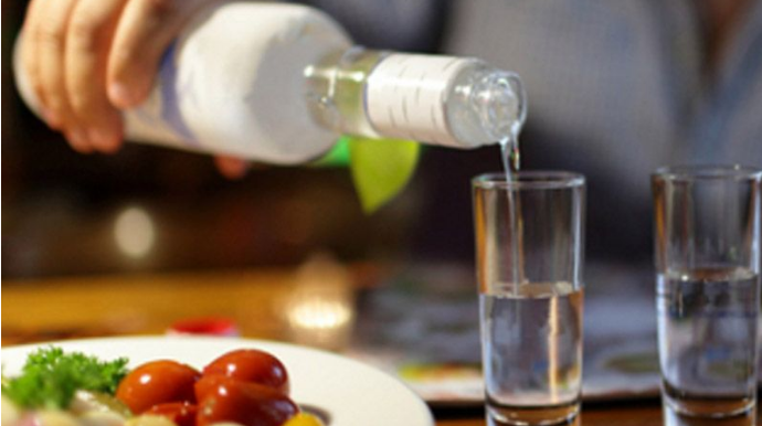 "COVID-19-dan qorunmağın ən effektiv yolu araqdır" - Alim