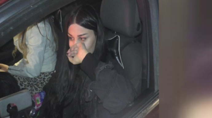 COVİD xəstəsi olan qız maşın sürəndə tutuldu