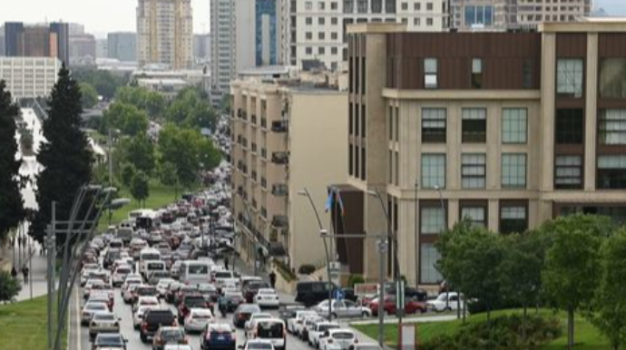 Bakıda sıxlıq olan yollar - SİYAHI 