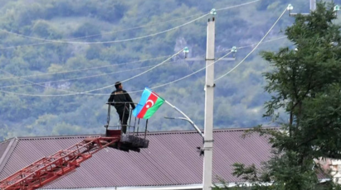 Rusiya nəşri Qarabağdakı separatçıların özünü buraxmasından yazdı   - FOTO