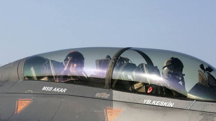 Türkiyə F-16 qırıcılarının  istismar müddətini uzadıb
