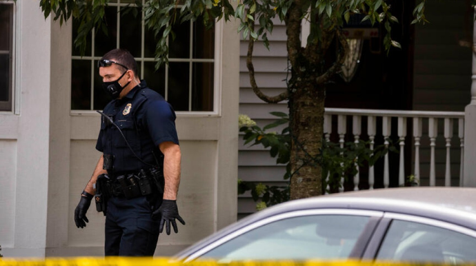 ABŞ-də qadın siqnal verən sürücünü güllələdi 