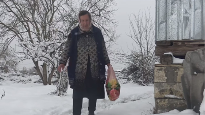 Evi zəbt olunduğu üçün daxmada yaşayan qadınla bağlı RƏSMİ AÇIQLAMA 