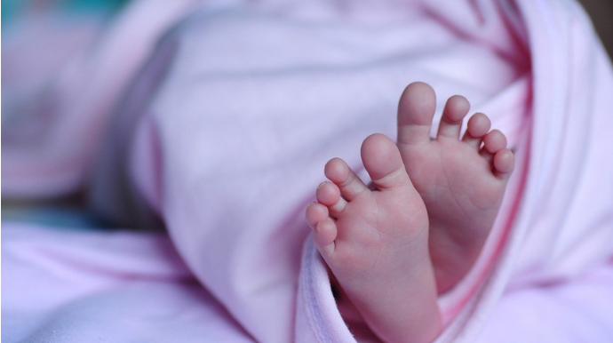 Bakıda ata 1 yaşlı oğlunu qətlə yetirdi  