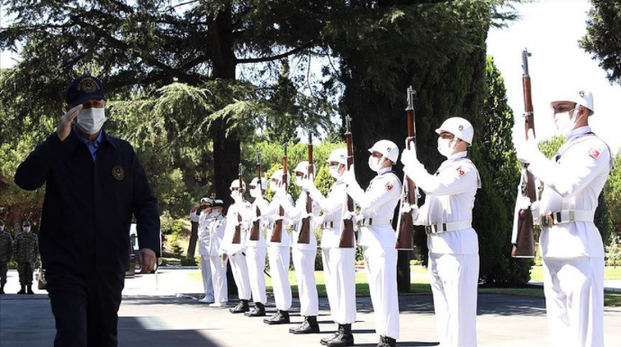 “Oruç Reis” gəmisini müşayiət edən hərbi donanmanın komanda mərkəzinin fəaliyyəti yoxlanılıb