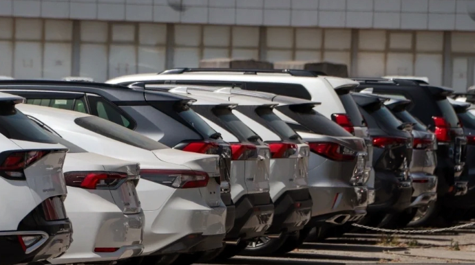 Çindən Aİ-yə avtomobil idxalı ilk dəfə ixracı üstələyib