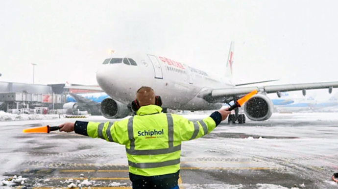 Aeroportda 500-ə yaxın reys ləğv edilib