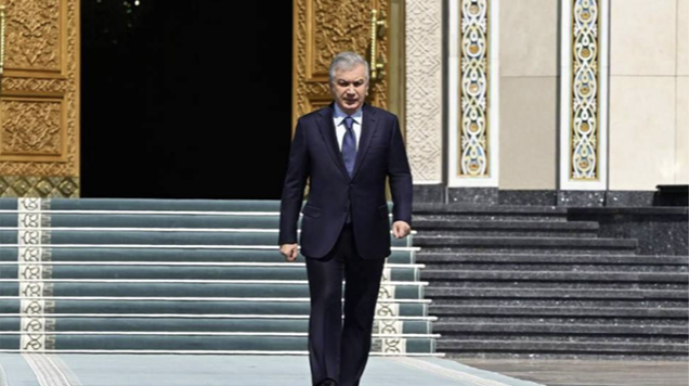 Şavkat Mirziyoyev Azərbaycana gəldi - YENİLƏNİB 