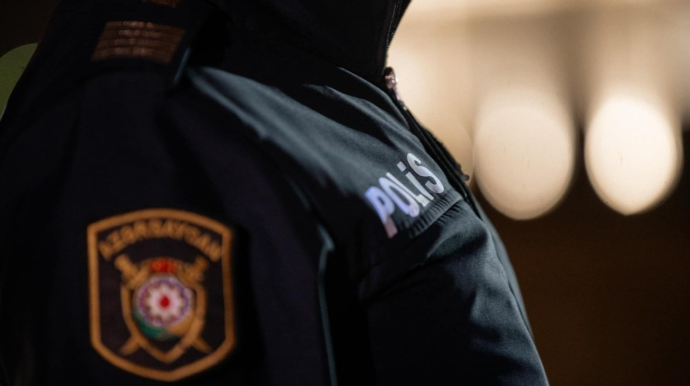 Özünü bank işçisi kimi təqdim edib, 13 min manatı taladı 