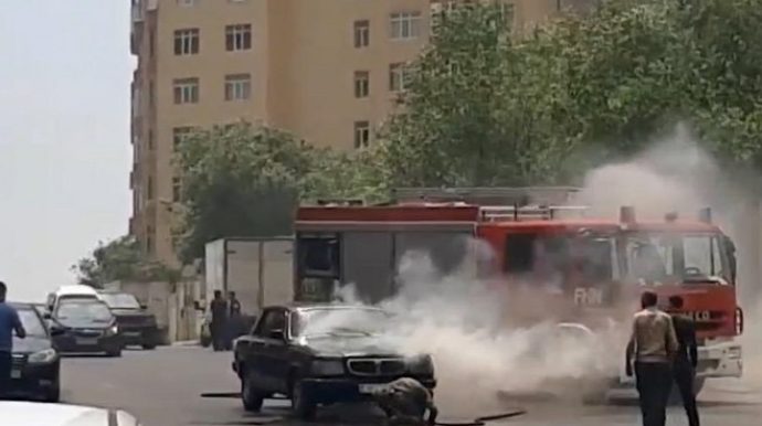 Bakıda avtomobil yandı  - VİDEO