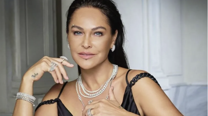 Hülya maşını ilə dənizə düşməkdən son anda qurtulub   - FOTO