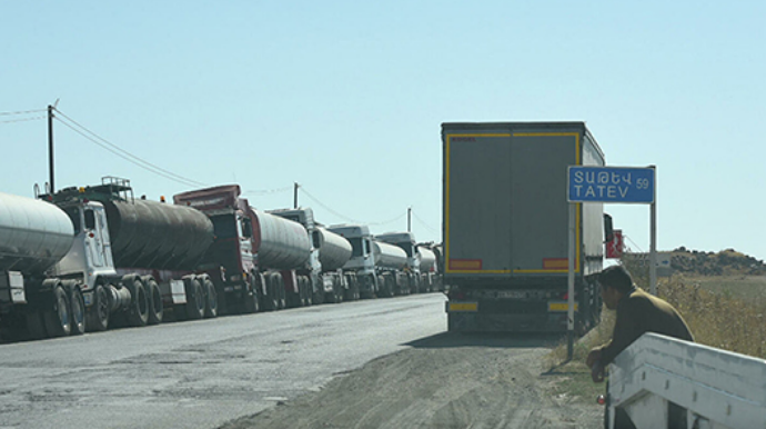 Gorus-Qafan yolunda hərəkət iflic vəziyyətdədir