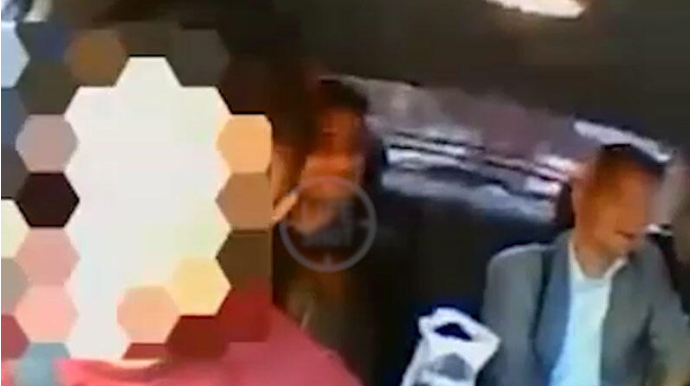 Sərxoş prokuror taksi sürücüsünü döydü, işdən qovuldu  - VİDEO