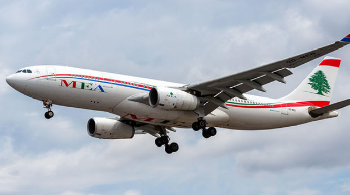 В самолет во время посадки в аэропорту Бейрута попала пуля - ФОТО