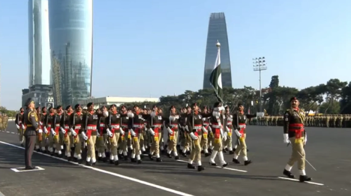 Pakistan hərbçiləri Bakıda paradda 