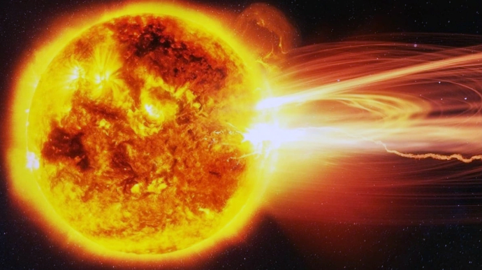 На Солнце произошла одна из самых сильных вспышек за год