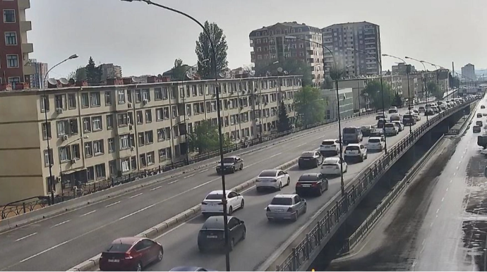 На каких улицах Баку 6 мая наблюдаются транспортные заторы? - ФОТО