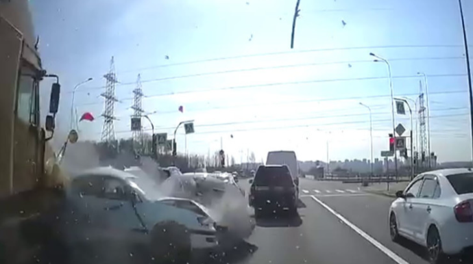 Yük maşını 14 avtomobili əzdi - ANBABAN VİDEO 