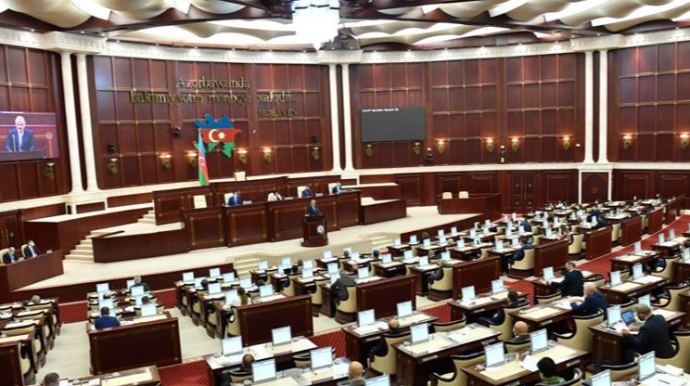 Hərbi vəzifə və hərbi xidmət haqqında qanuna dəyişiklik layihəsi birinci oxunuşda qəbul edilib