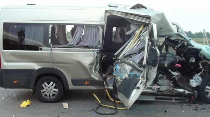 В Билясуваре перевернулся микроавтобус, есть погибший  - ФОТО