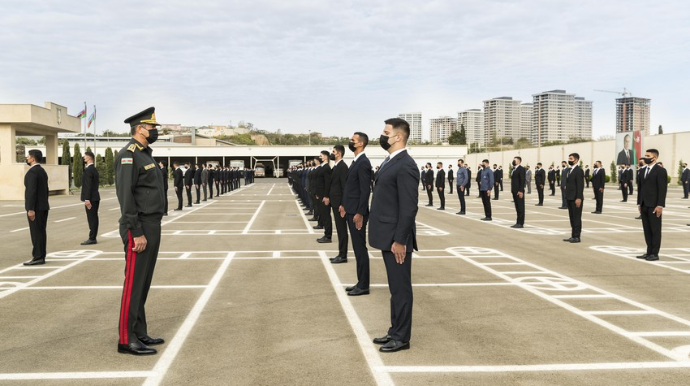 Vilayət Eyvazov  sıra baxışı keçirib 65 qazini işə götürdü  - FOTO