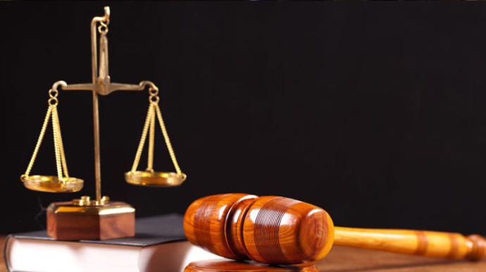 Atasının pullarını oğurladı, əyləncə klublarında xərclədi