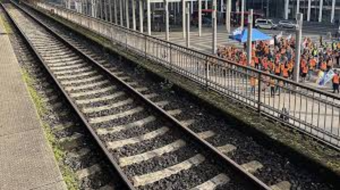 Dəmiryolçular tətilə çağırış ediblər 