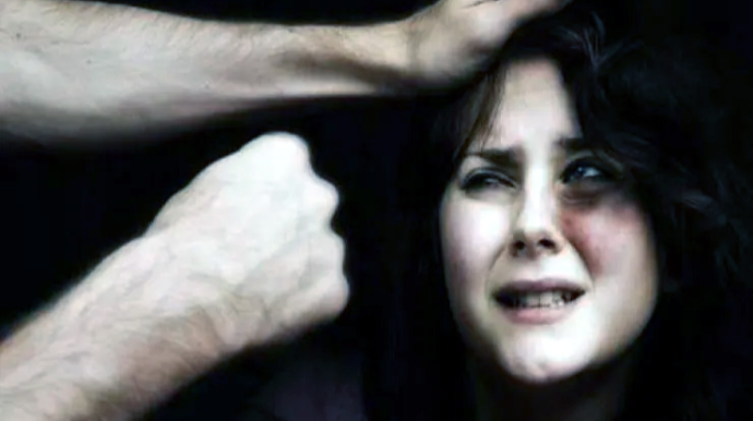 Bakıda kişi hamilə arvadına işgəncə verib 