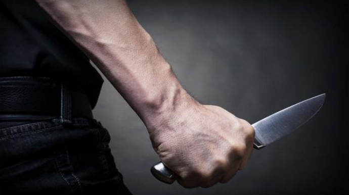 Bakıda ürəyindən bıçaqlanan kişi öldü