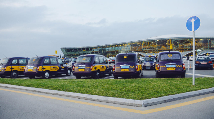 Heydər Əliyev Aeroportu sərnişinləri aldadan taksilərlə bağlı XƏBƏRDARLIQ ETDİ