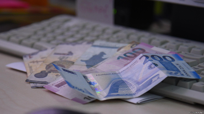 Nəqliyyat sektorunda ən aşağı maaşı kim alır?