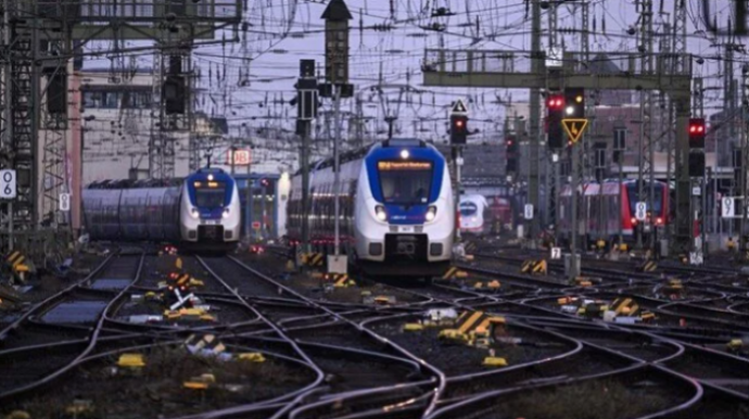 Almaniyada etirazçı maşinistlər yenidən tətil edir 