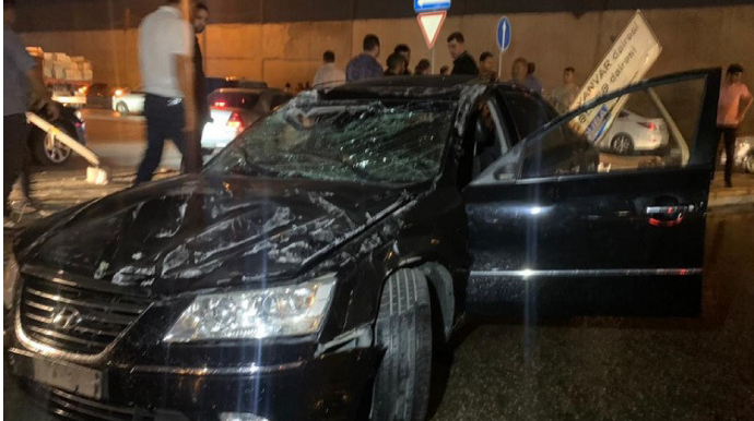 Paytaxtda avtomobil aşıb, xəsarət alanlar var - FOTO - VİDEO