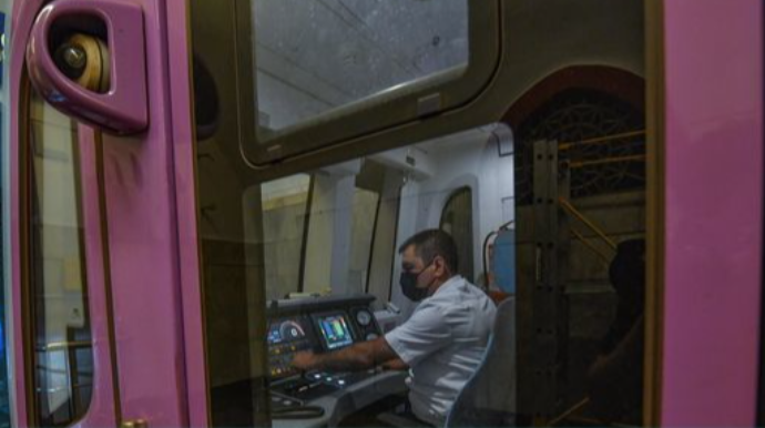 Metroda sıxlığı aradan qaldırmaq üçün “çarə”: Sərnişinlər platformaya az-az buraxılacaqlar - VİDEO