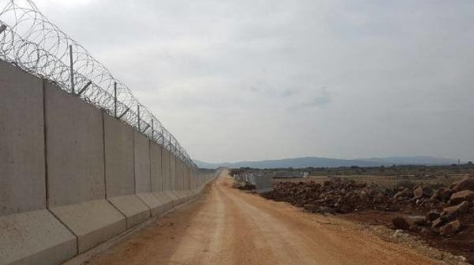 Türkiyə - Suriya sərhədi  boyu tikilən beton divarın inşası yekunlaşdı - VİDEO