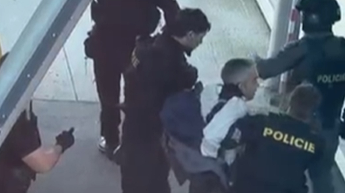 “O, yumruq-təpiklə hücum etdi” - AZAL bələdçisi həmin insidentdən danışdı - VİDEO