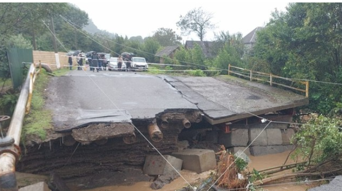 Astarada 40-a yaxın ailə evlərindən təxliyə olunub 