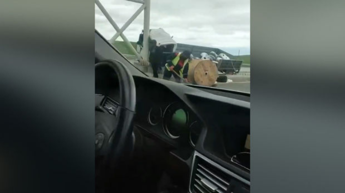 Şamaxı yolunda yük maşını qəza törətdi - VİDEO