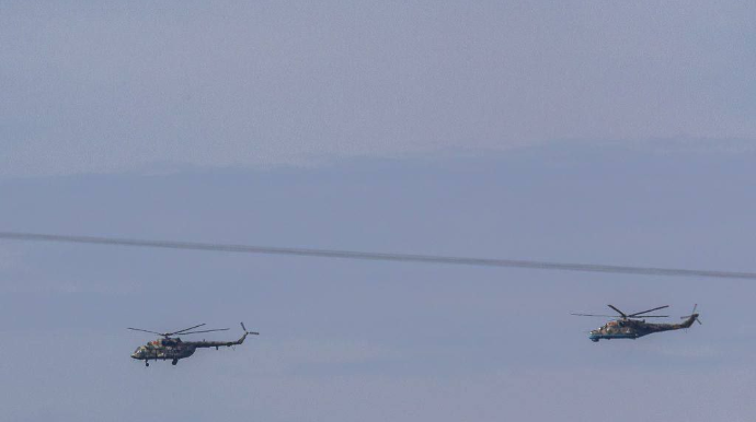 Belarus helikopterləri Polşa hava məkanını pozdu  